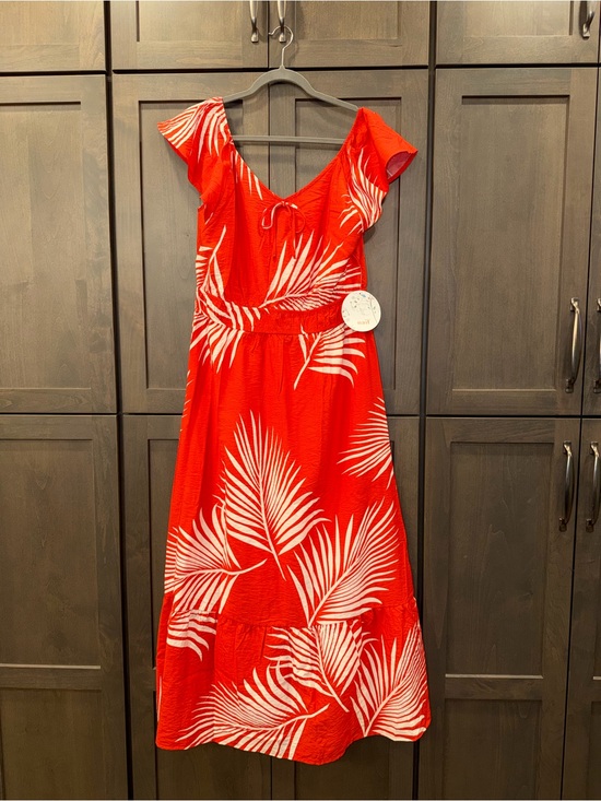 NAIF Dresses & Skirts - NAIF Red and White Palm-Print Maxi Dress NWT Size XL